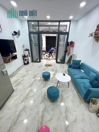 Bán Nhà Mới Đẹp 4 Tầng Trường Sa QPN- 4,2 x 8m- Sổ Nở Hậu- Gần MT Kênh Nhiêu Lộc- Giảm Chỉ 5,89 Tỷ