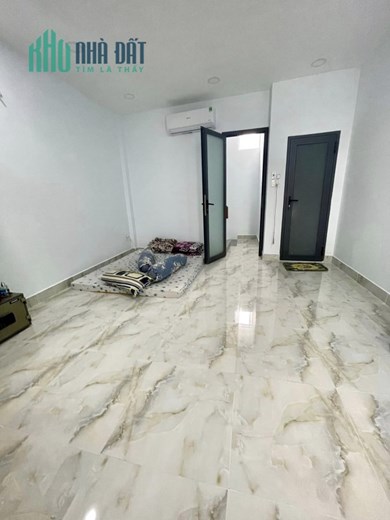 Bán Nhà Mới Đẹp 4 Tầng Trường Sa QPN- 4,2 x 8m- Sổ Nở Hậu- Gần MT Kênh Nhiêu Lộc- Giảm Chỉ 5,89 Tỷ