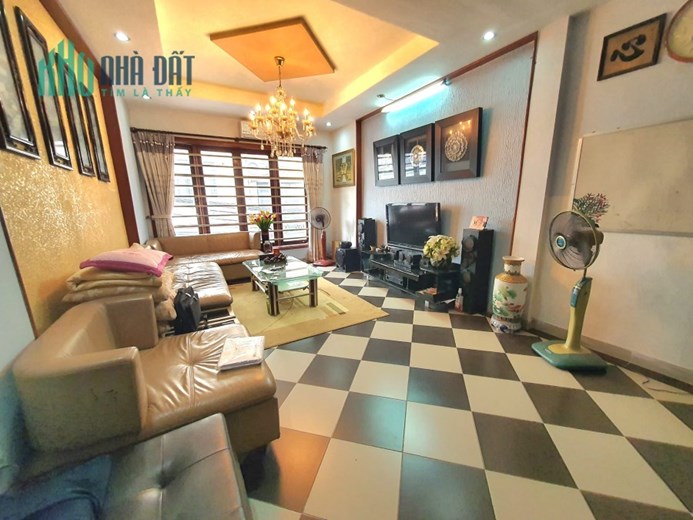 Bán Nhà Mặt Phố Hoa Bằng 63/67m2 x 5 tầng, 6 phòng ngủ + 1 cửa hàng kinh doanh đỉnh cao, mặt Phố mà