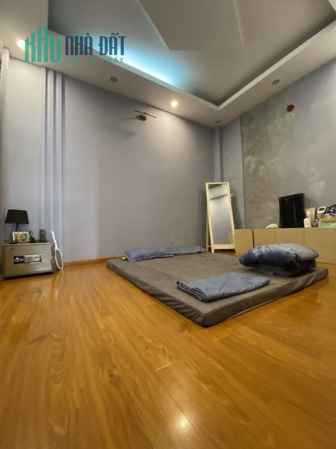 Bán nhà Bắc Biên, Dt 45m, nhà 4 tầng giá nhỉnh 3 tỷ.