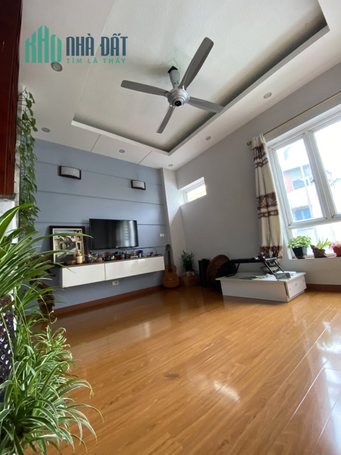 Bán nhà Bắc Biên, Dt 45m, nhà 4 tầng giá nhỉnh 3 tỷ.