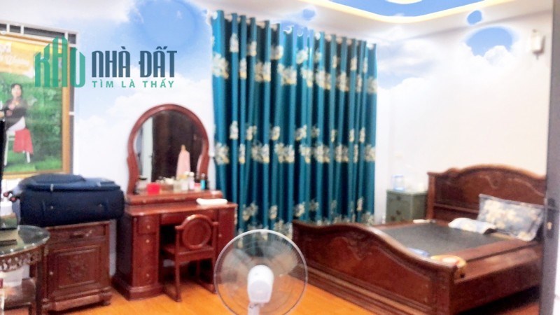Bán nhà Ngọc Lâm,Long Biên 5 tầng,41m,Mt6.2 gần oto tránh nhỉnh 4 tỷ
