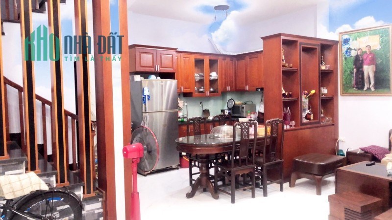 Bán nhà Ngọc Lâm,Long Biên 5 tầng,41m,Mt6.2 gần oto tránh nhỉnh 4 tỷ