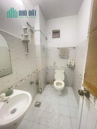Nhà Đường Trường Chinh, 4,5x14, 1 Lửng, Hẻm Xe Hơi, Gần Nhà Thờ Lạc Quang