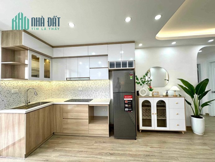 CĂN HỘ 3 NGỦ 83 MÉT FULL NỘI THẤT MỚI KOONG Ở LUÔN CHR 2TY368