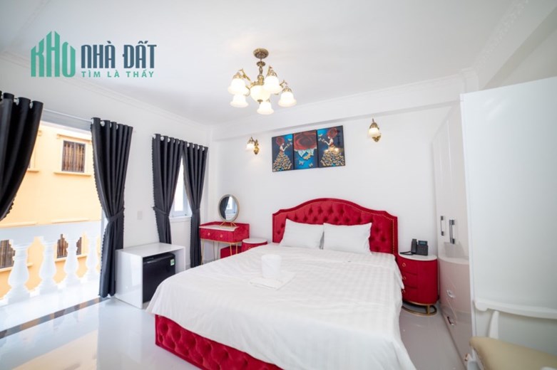 Bán khách sạn mặt tiền đường Phan Văn Trị cách biển 50m