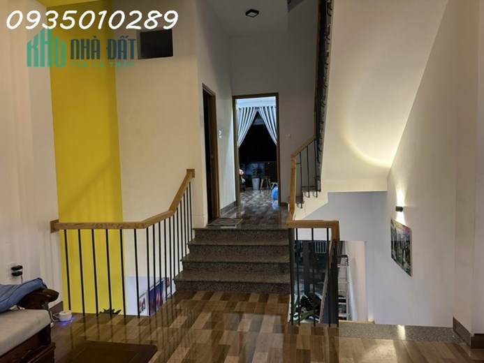 Nhà 4 tầng đúc mê lệch. Đẹp hiện đại thông thoáng. Diện tích đất 68,9m.Địa chỉ: Đường Thanh Khê 6,