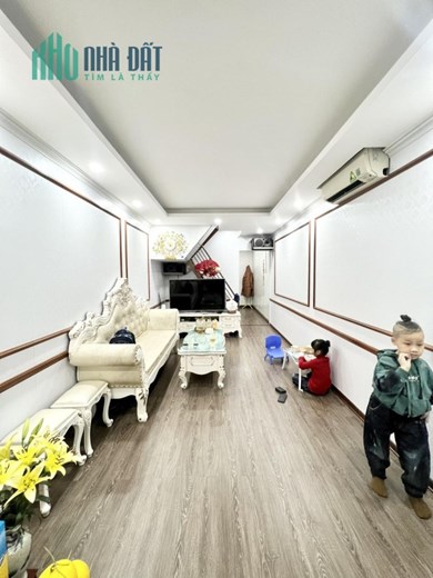 Cô Phương bán nhà Tân Mai- chỉ 1 tỉ hơn- 45m2x2 tầng- nhà đẹp ở luôn- ô tô đỗ cửa- 2 thoáng