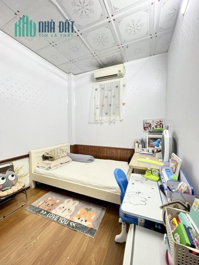 Cô Phương bán nhà Tân Mai- chỉ 1 tỉ hơn- 45m2x2 tầng- nhà đẹp ở luôn- ô tô đỗ cửa- 2 thoáng