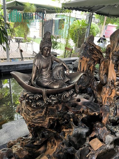 Cần bán thác nước phong thuỷ chất liệu bộ rễ lõi cây gỗ chai tại TPHCM