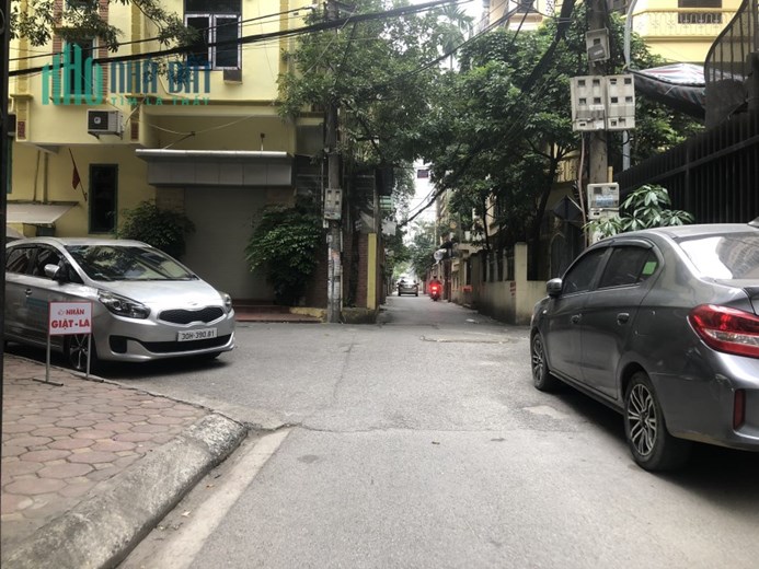 Bán nhà Trần Quốc Hoàn. Ngõ phân lô ô tô chạy vòng quanh. 55m2/11 tỷ