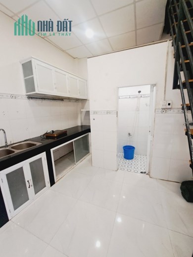 Chỉ 3 tỷ hơn có nhà 2 tầng hẻm 10m thông Lê Văn Qưới Bình Tân.