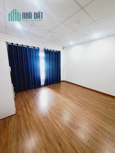 Chỉ 3 tỷ hơn có nhà 2 tầng hẻm 10m thông Lê Văn Qưới Bình Tân.