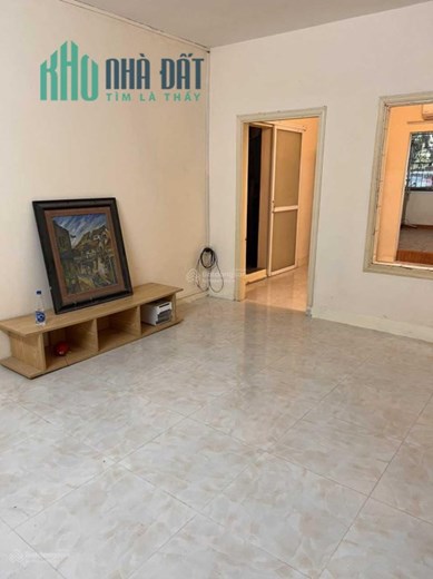 Chính chủ cho thuê căn hộ 206 tầng 2 khu C5, tập thể Giảng Võ, 2 mặt thoáng, đón ánh sáng tự nhiên