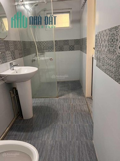 Chính chủ cho thuê căn hộ 206 tầng 2 khu C5, tập thể Giảng Võ, 2 mặt thoáng, đón ánh sáng tự nhiên