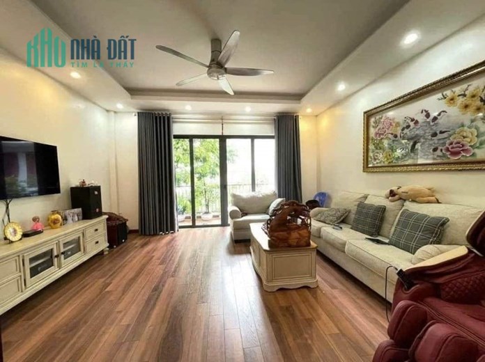 Nợ bank bán Gấp nhà liền kề KĐT Văn Quán gần hồ Văn Quán 72m2 chỉ 11.9 tỷ. LH 0989.62.6116