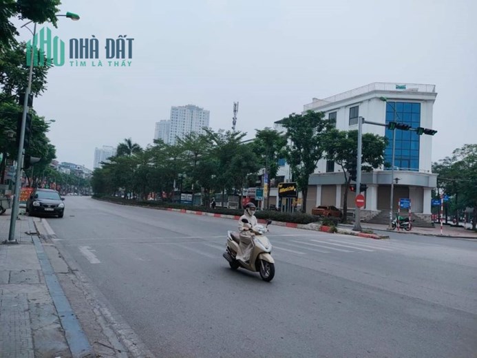 Hàng Khủng, Liền Kề Văn Phú, Mặt Đường Đôi 48m, 91m, Ô cHỜ Thang Máy, Nhỉnh 18 Tỷ