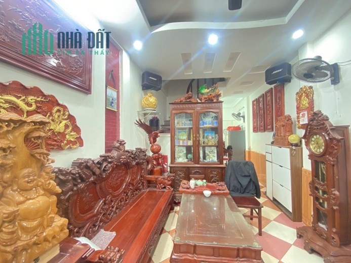Cực hiếm. Bán nhà Định Công Thượng, Hoàng Mai. 30m2 x 4 Tầng. MT 4.2m. 4 Ngủ. GẦN Ô TÔ. Hơn 3 Tỷ.