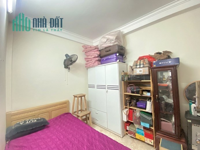 Cực hiếm. Bán nhà Định Công Thượng, Hoàng Mai. 30m2 x 4 Tầng. MT 4.2m. 4 Ngủ. GẦN Ô TÔ. Hơn 3 Tỷ.