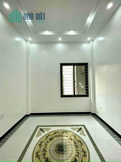 Nhà cầu bươu lô góc ô tô qua cổng ngay gần phố chỉ gần 4tỉ/30m2/5 tầng