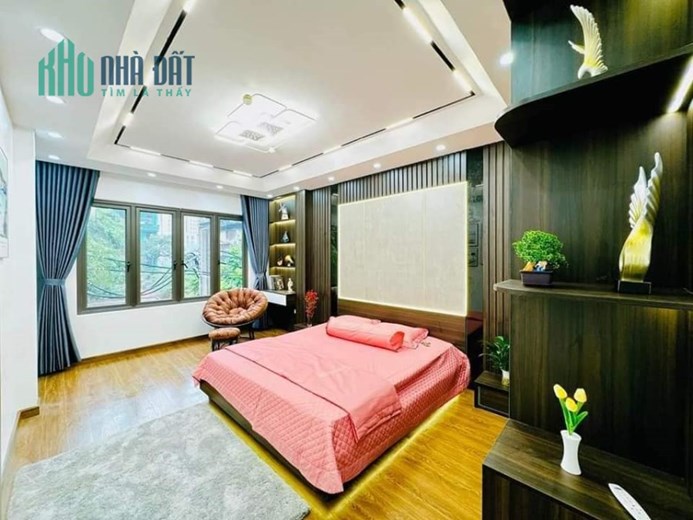 Nhà cầu bươu lô góc ô tô qua cổng ngay gần phố chỉ gần 4tỉ/30m2/5 tầng