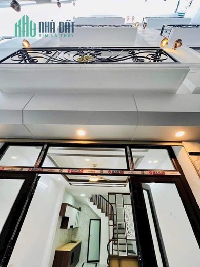Nhà cầu bươu lô góc ô tô qua cổng ngay gần phố chỉ gần 4tỉ/30m2/5 tầng