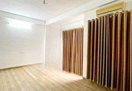 Bán nhà ĐÊ LA THÀNH - ĐỐNG ĐA - 40M2 X 4 TẦNG - MT 5.9M - VUÔNG ĐẸP - DÂN TỰ XÂY GẦN 2 NĂM - 5.6 TỶ