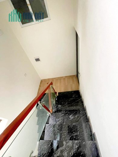 Bán nhà ĐÊ LA THÀNH - ĐỐNG ĐA - 40M2 X 4 TẦNG - MT 5.9M - VUÔNG ĐẸP - DÂN TỰ XÂY GẦN 2 NĂM - 5.6 TỶ