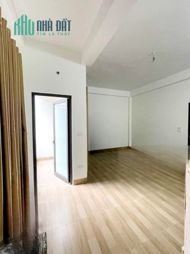 Bán nhà ĐÊ LA THÀNH - ĐỐNG ĐA - 40M2 X 4 TẦNG - MT 5.9M - VUÔNG ĐẸP - DÂN TỰ XÂY GẦN 2 NĂM - 5.6 TỶ