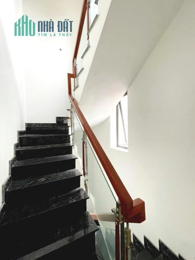ĐÊ LA THÀNH - ĐỐNG ĐA - 40M2 X 4 TẦNG - Mặt tiền khủng - SỔ ĐỎ VUÔNG ĐẸP  - Hơn 5 TỶ