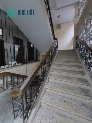 💥Ô tô tránh, Tập thể HVKT Quân sự, Hoàng Quốc Việt, 65m2, 2PN, chỉ 1.9 tỷ💥