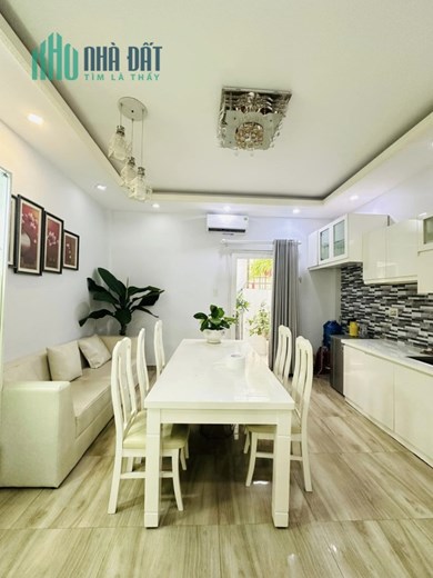 MẶT TIỀN ĐƯỜNG 18M, PHÂN LÔ ĐỒNG BỘ - KHU BIỆT THỰ- TOÀN ĐẠI GIA Ở. CÁCH QUẬN 5 CHỈ 5P DI CHUYỂN