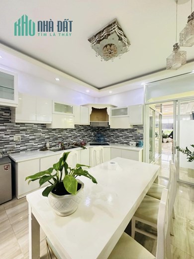 MẶT TIỀN ĐƯỜNG 18M, PHÂN LÔ ĐỒNG BỘ - KHU BIỆT THỰ- TOÀN ĐẠI GIA Ở. CÁCH QUẬN 5 CHỈ 5P DI CHUYỂN