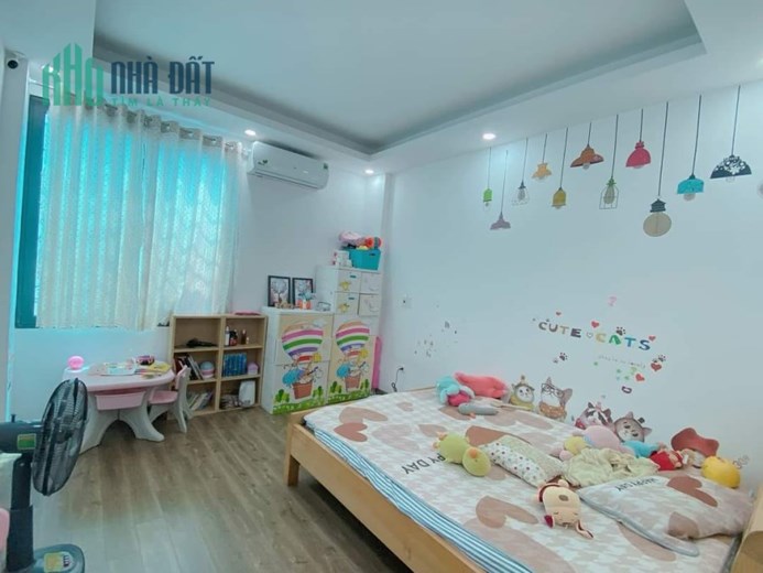Bán Nhà Phố Phạm Văn Đồng 47,4m2 x 5 tầng, 4 phòng ngủ đầy đủ công năng, nội thất sang trọng gara ô