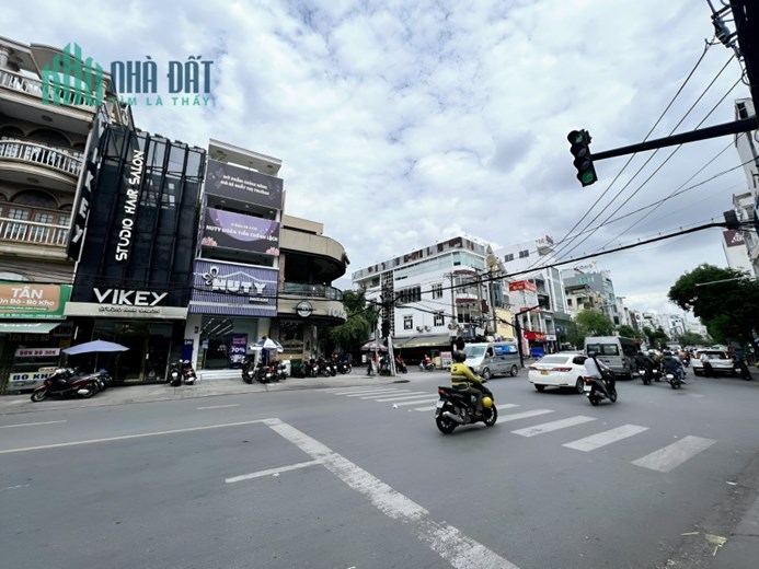 Cho thuê nhà nguyên căn mặt tiền Nguyễn Gia Trí, P25, Bình Thạnh