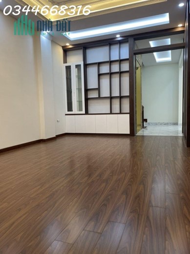Bán nhà Nguyễn Văn Cừ, ngõ thông, ô tô vào nhà, ở ngay, 8 tỷ