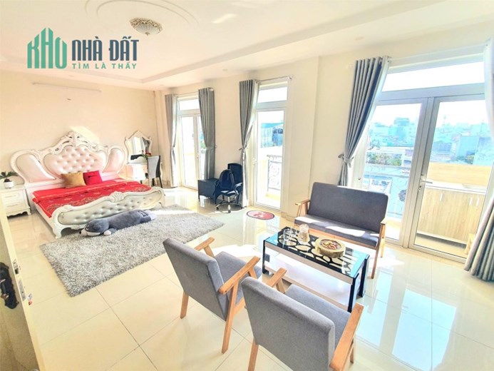 CHDV VIP BAN CÔNG 45m2 sát BIG C Trường Chinh - Tivi 80 inch Tân Bình