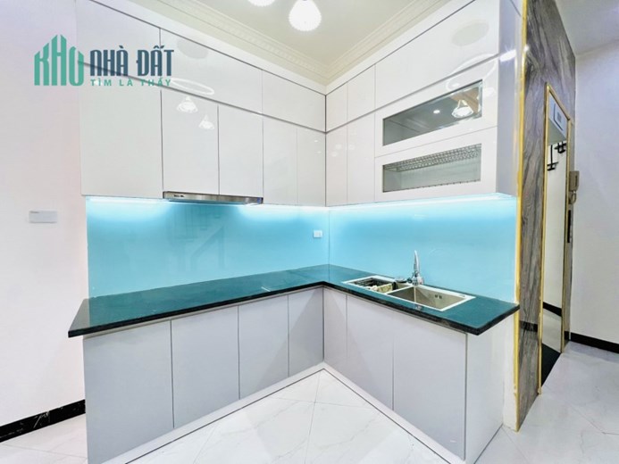 Cơ hội lớn : Bán nhà Trương Định , 56m2 , 5,2 tỷ , SỔ VUÔNG , vài bước ra đường lớn