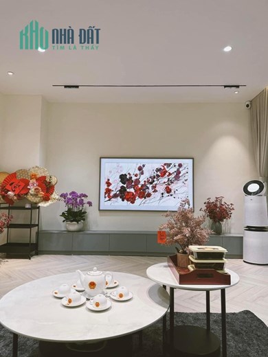 Nhà đẹp ở ngay đón Tết chủ tự xây Đê La Thành Ba Đình 35m2x5 tầng chỉ 4.5 tỷ.