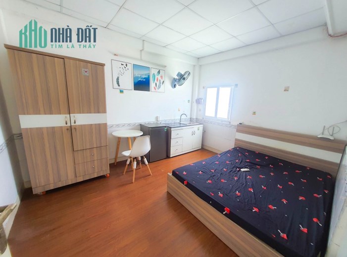 Cho thuê CHDV 25m2 Ban Công đối diện ETOWN, P13, Tân Bình gần chợ Hoàng Hoa Thám,