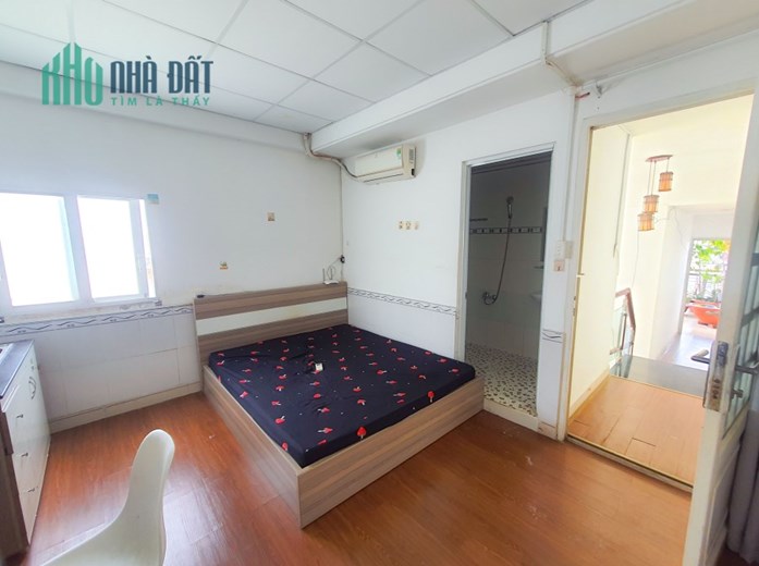 Cho thuê CHDV 25m2 Ban Công đối diện ETOWN, P13, Tân Bình gần chợ Hoàng Hoa Thám,