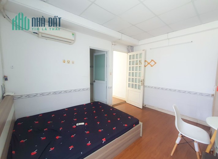 Cho thuê CHDV 25m2 Ban Công đối diện ETOWN, P13, Tân Bình gần chợ Hoàng Hoa Thám,