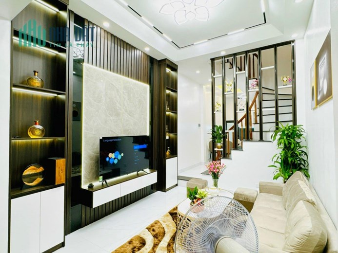 BÁN NHÀ 6 TẦNG LÔ GÓC 39M2, 4 NGỦ + WC KHÉP KÍN Ở SƯỚNG GẦN PHỐ Ô TÔ ĐỖ CỔNG NGÕ NÔNG