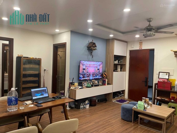 Chính chủ cần bán căn hộ 68m2, full đồ với giá 2,1 tỷ. Nhận nhà ở ngay trước Tết