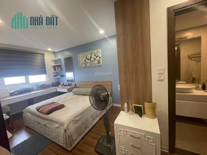 Chính chủ cần bán căn hộ 68m2, full đồ với giá 2,1 tỷ. Nhận nhà ở ngay trước Tết