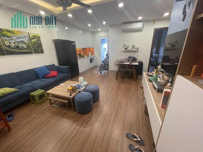 Chính chủ cần bán căn hộ 68m2, full đồ với giá 2,1 tỷ. Nhận nhà ở ngay trước Tết