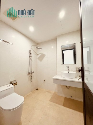Bán nhà riêng phân lô  Hoàng Văn Thái 40m 5 tầng lô góc 2 thoáng gần phố ở ngay chỉ 6 tỷ lh