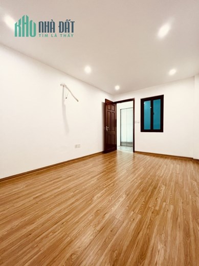 Bán nhà riêng phân lô  Hoàng Văn Thái 40m 5 tầng lô góc 2 thoáng gần phố ở ngay chỉ 6 tỷ lh