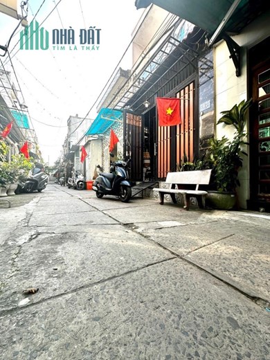 Bán Gấp nhà đường số 18B Bình Tân HXH sát mặt tiên 30m2,2Tầng  Nhỉnh 2 tỷ