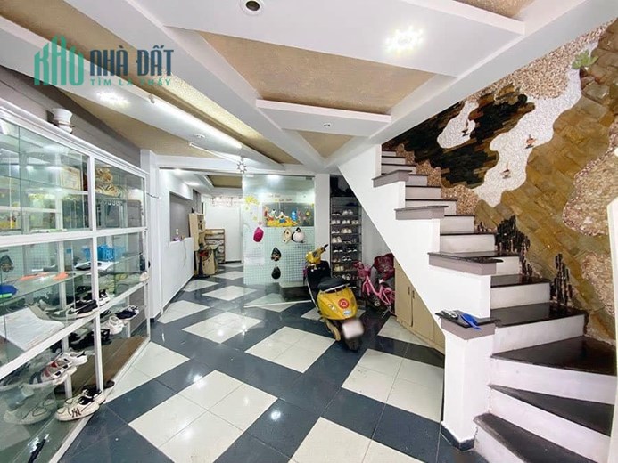 Bán nhà ngõ 193 Hồ Sen thông Chợ Hàng, 42m 4 tầng GIÁ 2.4 tỉ